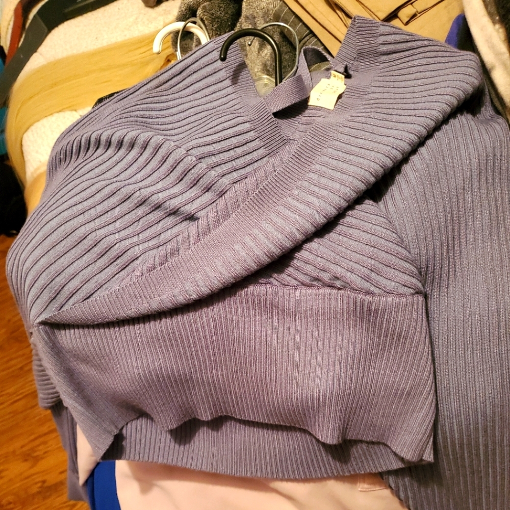Dry Goods off the shoulder Faded-Denim-Blue Pull-over SWEATER size 8 or M